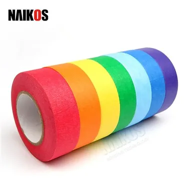 Nastro dai colori arcobaleno utilizzato per una varietà di oggetti colorati